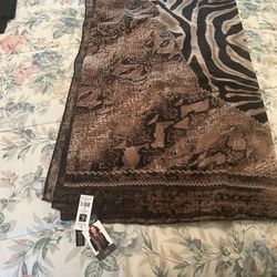 NEW!! Women’s Pretty Scarf ( Charlie Paige)