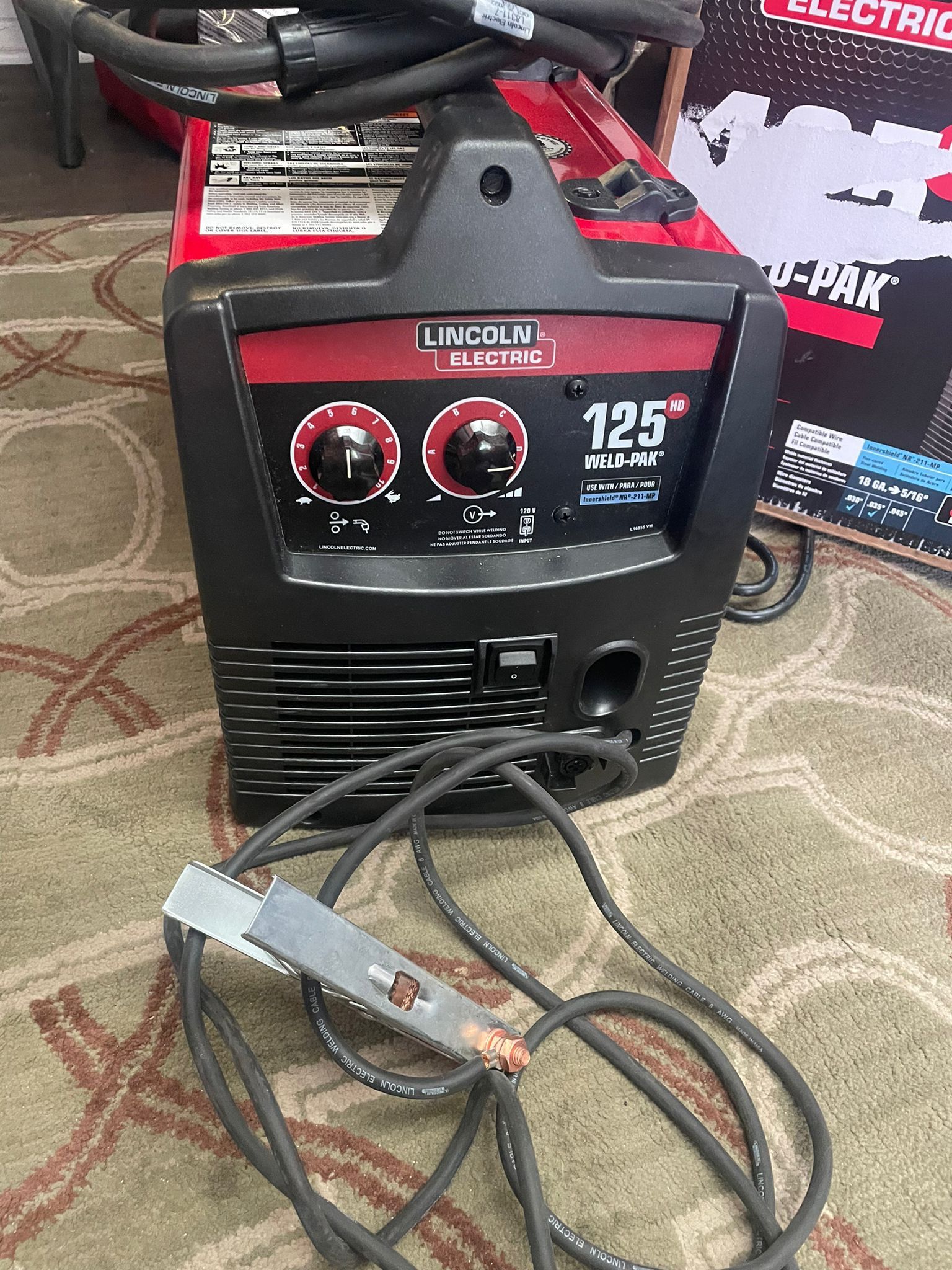 Lincoln Welder 125HD Like New Costumer Return To Home Depot $420