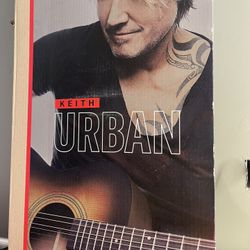 Yamaha Keith Urban "Urban" Acoustic Guitar + ChordBuddy Learning Tool