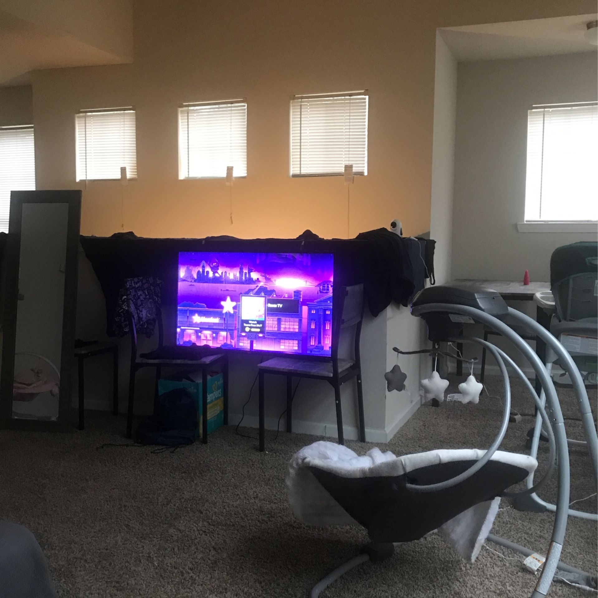 Dining Room Table Set Tv Mirror And Baby Items 