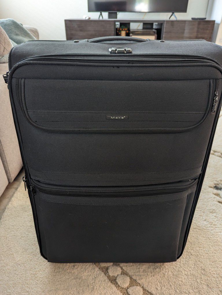 Large Black Mak's Suitcase Cargo Luggage for Sale in Glendale, AZ - OfferUp