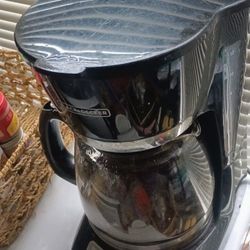 Black & Decker 12 Cup Coffee Pot / Coffee Maker