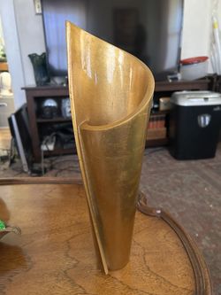 Stay in the curl; Vintage Midcentury/Hollywood Regency Style Gold Acrylic Vase: