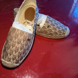 Michael Kors  /size 7 