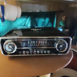 ION Mustang LP4in 1 Classic Car-Styed Music Center