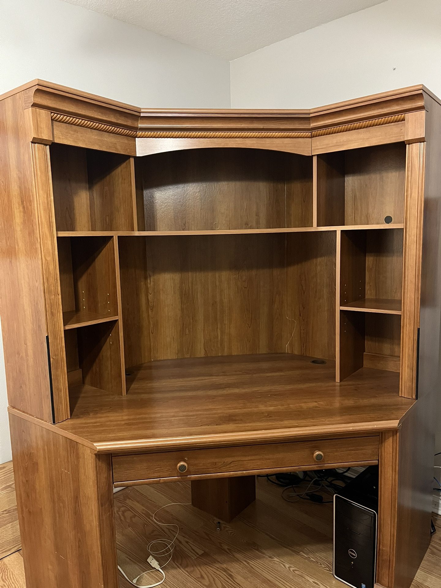 Large Desk With Hutch