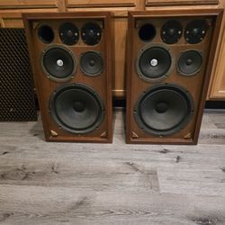 Vintage Sansui SP-1500 Speakers