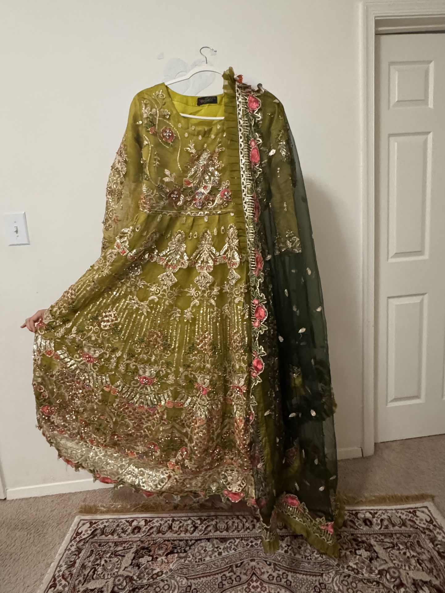 Pakistani Hina Night Dress In Size Large Only 120$ Used Once New 