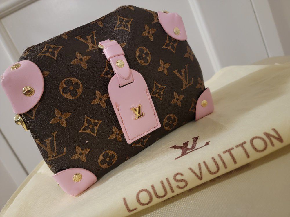 Louis Vuitton  Monogram 