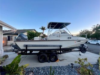1980 Boston whaler Revenge 22