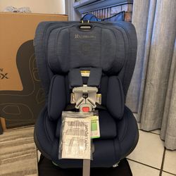 Brand New Uppababy Knox Convertible Car Seat With Seat Protector