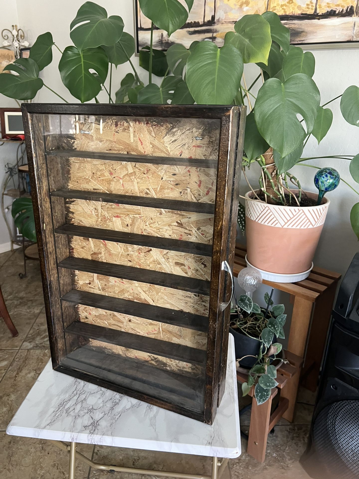 7 Shelf Glass Close Cabinet