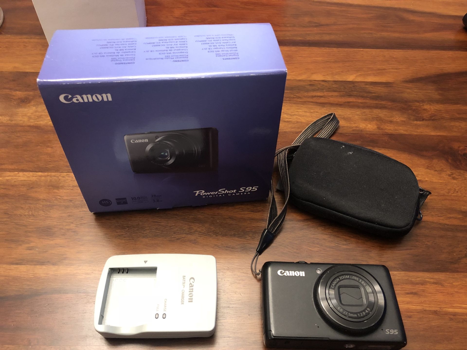 Canon Powershot S95 10MP camera