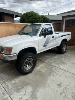 1990 Toyota pick up 4x4 v6