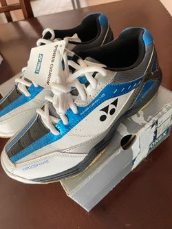 YONEX BADMINTON POWER CUSION Women SIZE 6