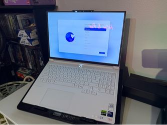 Lenovo Legion 7i OLED GAMING/EDITING LAPTOP RTX 5060 32GB OF RAM