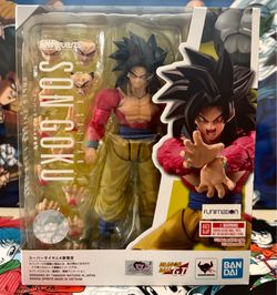 S.H. Figuarts Dragon Ball GT Super Saiyan 4 Son Goku