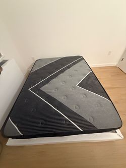 BRAND NEW FULL SIZE MATTRESS  NEVER USED