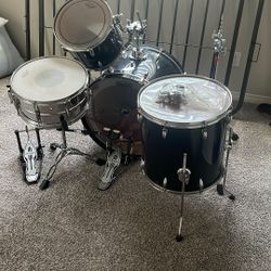 Ludwig Accent drum set 
