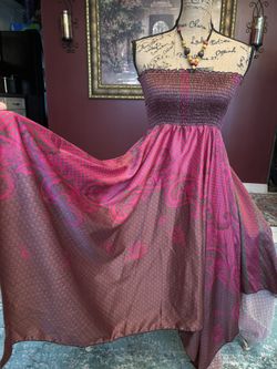 Beautiful Summer Dress Size Small 🩷🩷