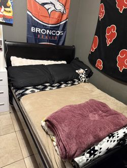 Wood Bed Frame With Mattress