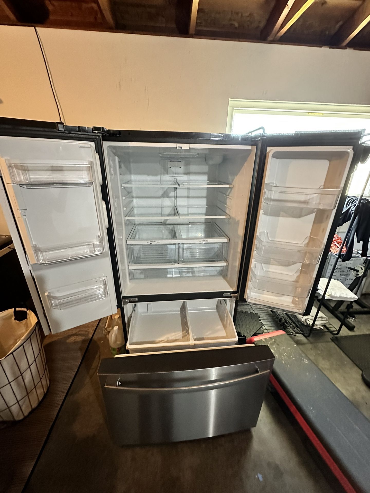 GE Refrigerator 