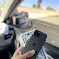 Black iPhone 15 128GB