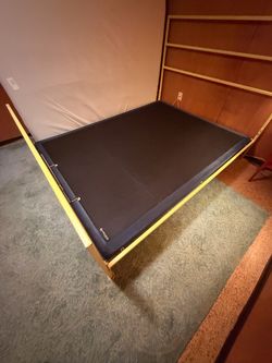 Sealy Posturepedic Plus Mattress and Serta Motion iSeries Adjustable Foundation- Queen