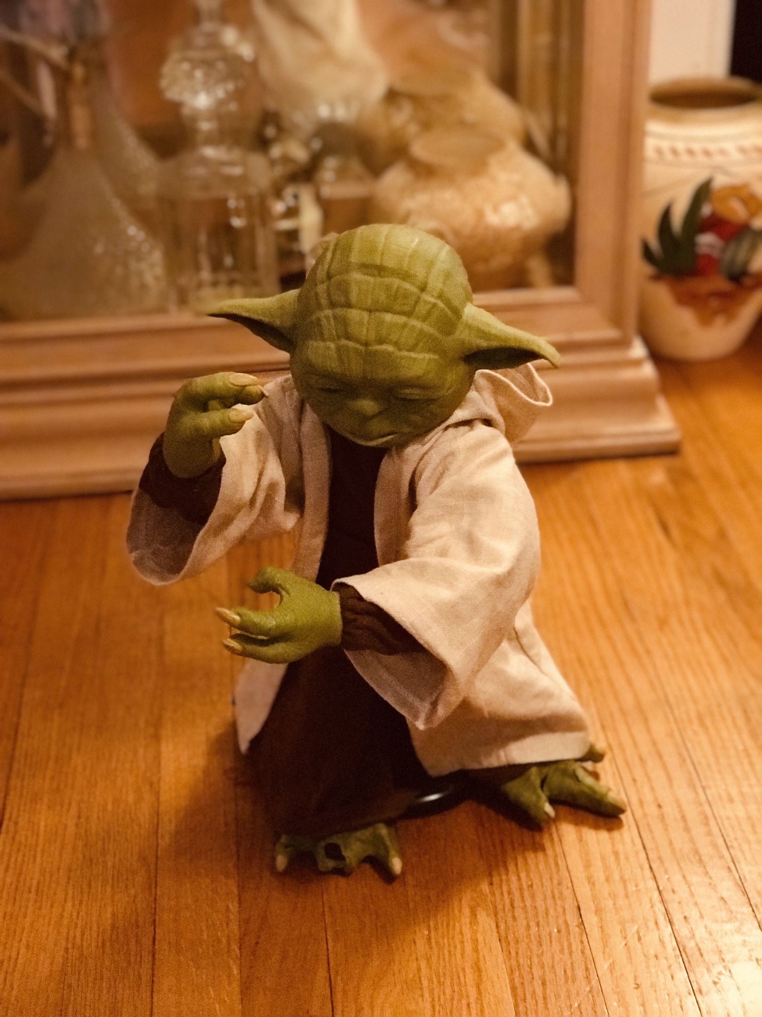 2016 Star Wars Spin Master Interactive Yoda, No Lightsaber, His Middle Tow Is Gone And There’s A Tear On His other Foot