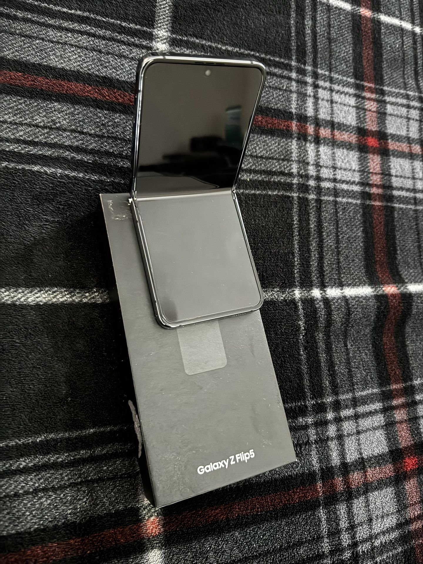 Samsung Galaxy Flip 5 