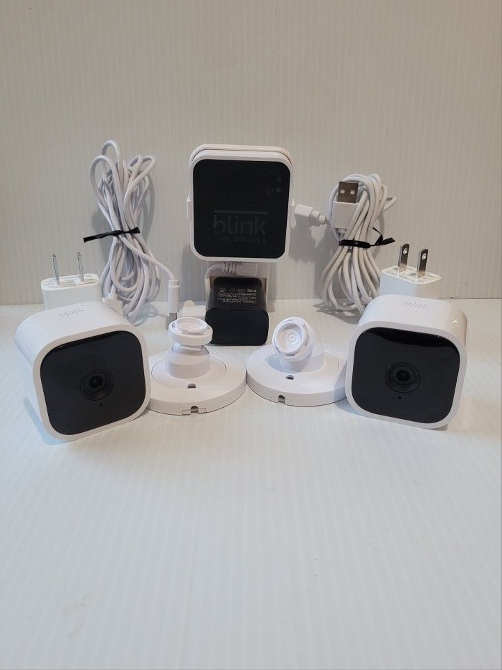 Amazon Blink Sync Module 2 - 2 Plus Cameras + AC Adapter.