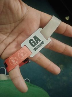 ROLLING LOUD WRISTBANDS