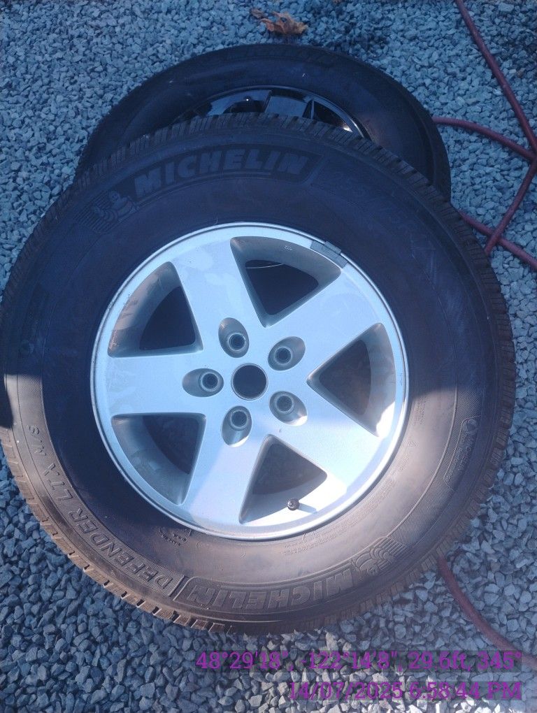 Michelin 255 75 R17 Tires And Rims 5 Lug.. $300