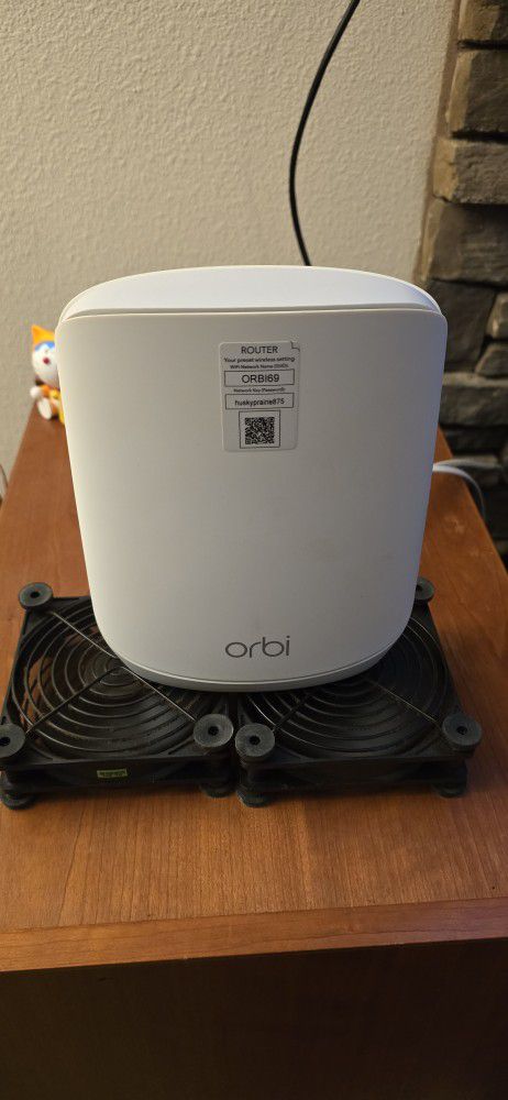 Orbi RBR 760 Router Tri Band WiFi 6 Ax5400