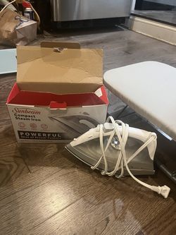 Compact Steam Iron Sunbeam + Small Ironing Board