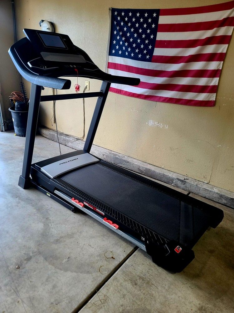 Proform Treadmill With 12 " Touch Screen Tablet  