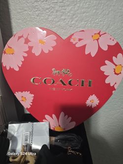 Coach heart box