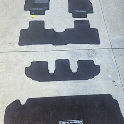 Toyota Highlander Floor Matt