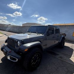 2023 Jeep Gladiator