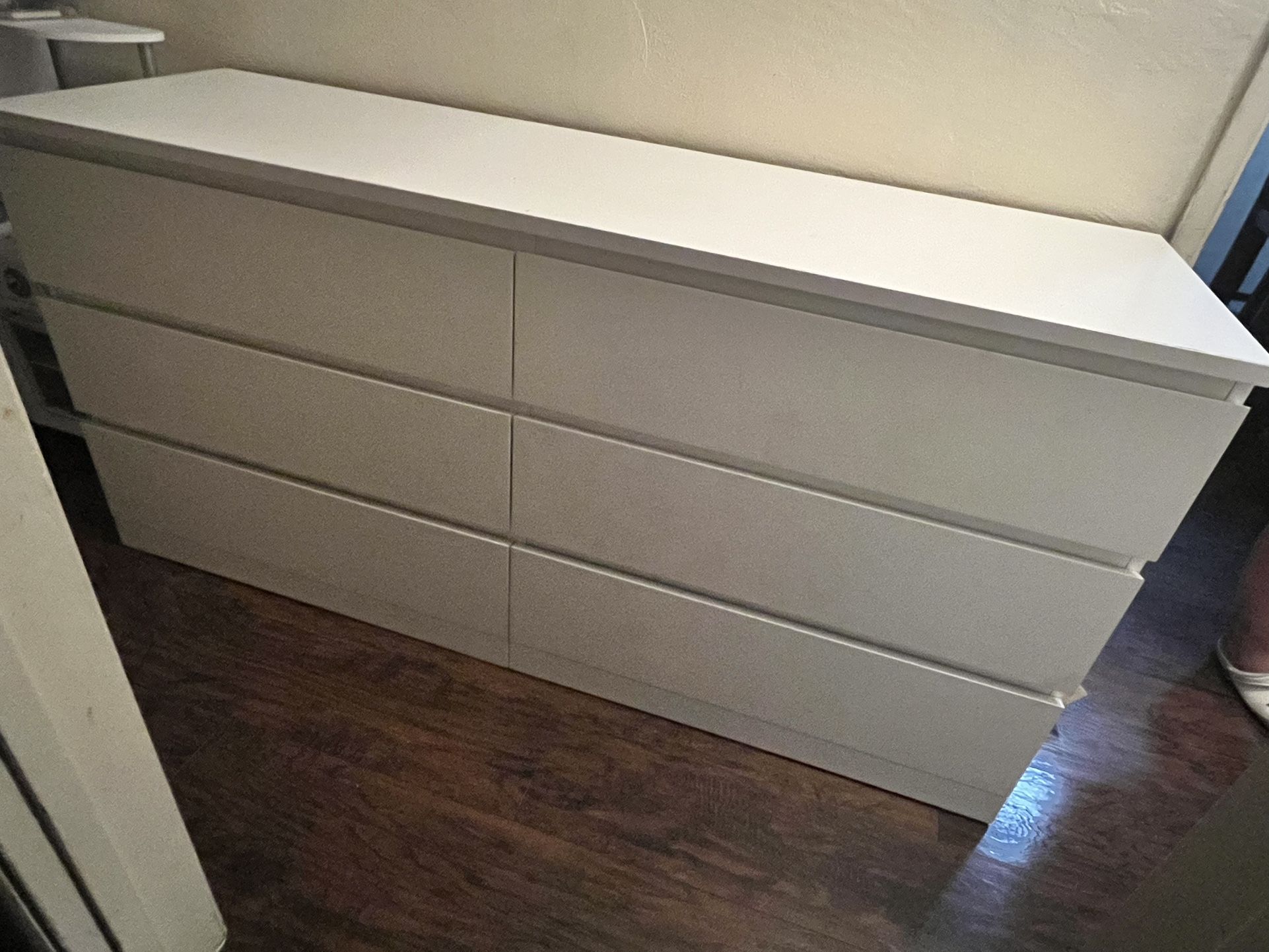 White Dresser for Sale in San Bernardino, CA OfferUp