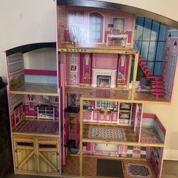 Doll House 