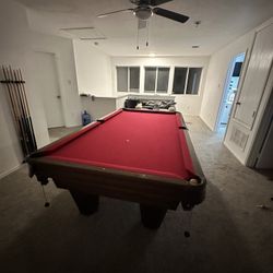 Pool Table Tournament Style 