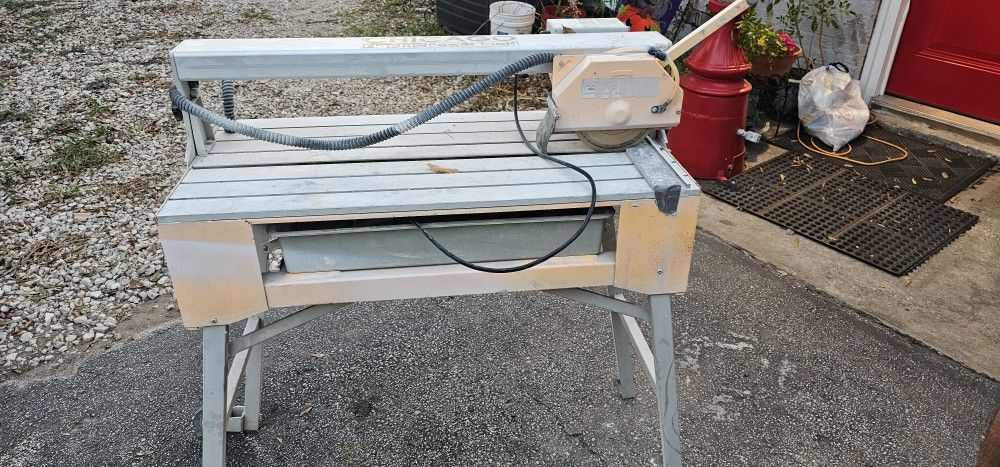 Chicago Electric Table Wet Tile Saw