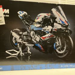 LEGO Technic BMW M 1000 RR