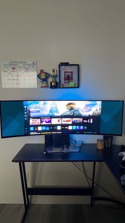 Samsung 49" Odyssey OLED G9 (G95SC) DQHD 240Hz 0.03ms G-Sync Compatible Curved Smart Gaming Monitor