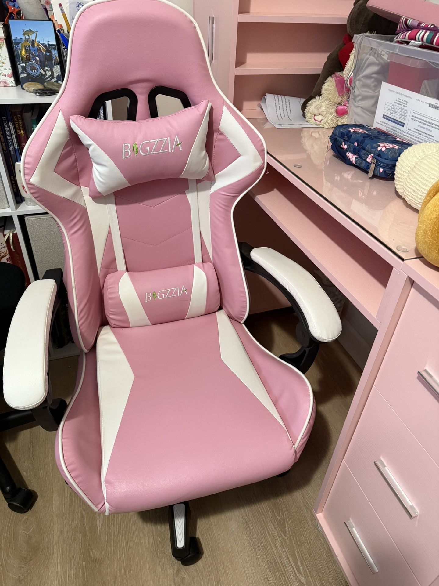 Nails Station With Chair