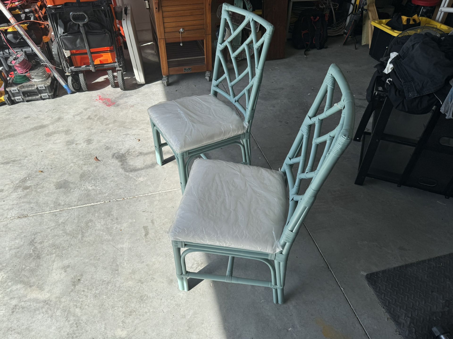 (2) Dinning Room Chairs 