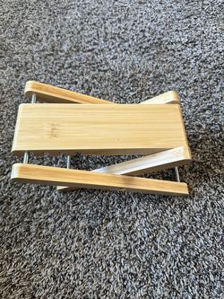 Adjustable Bamboo Guitar Footrest – 4-Stage Height Adjustment Foot Stool for Guitar Players