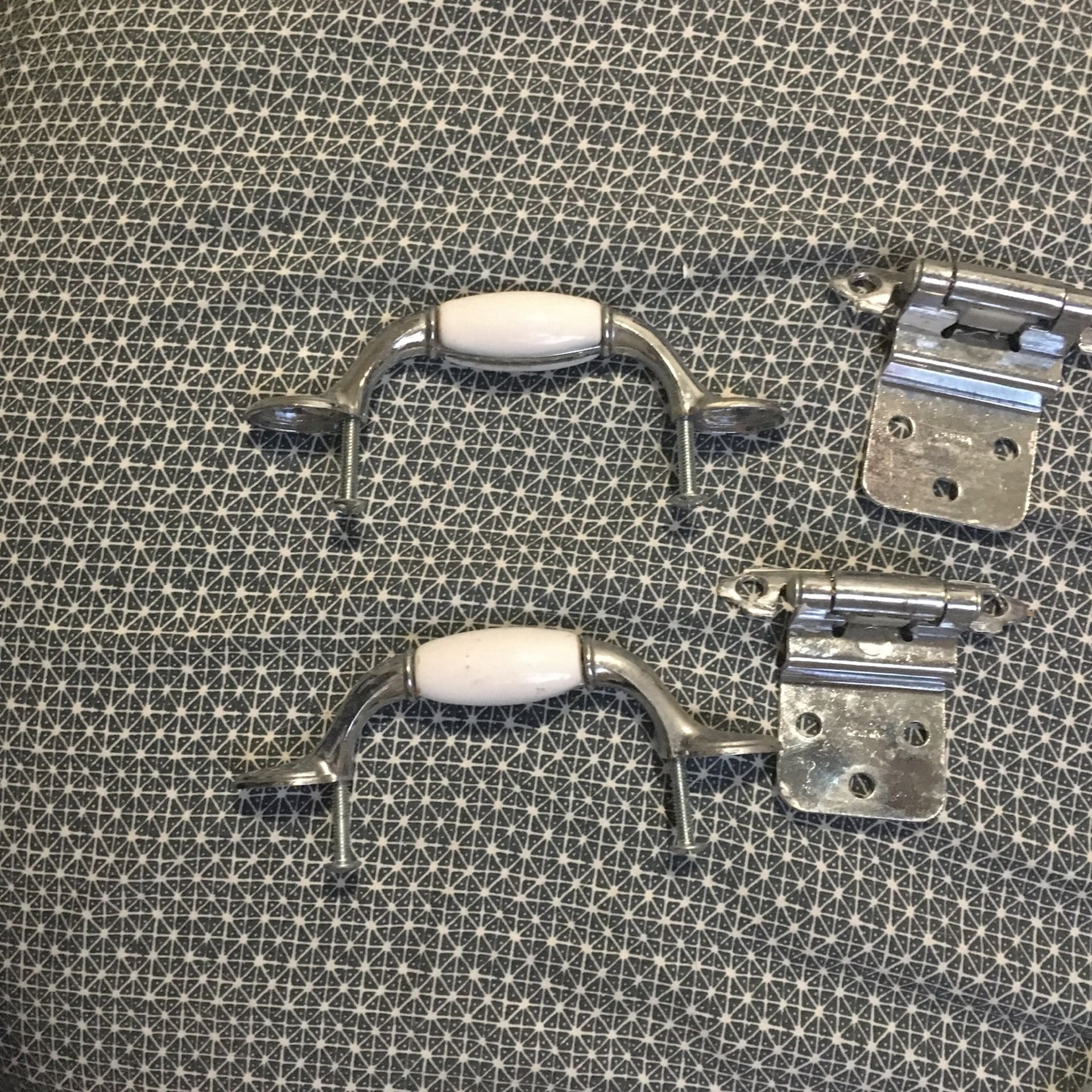 Full Kitchen’s worth of handles (25) and Hinges (30)