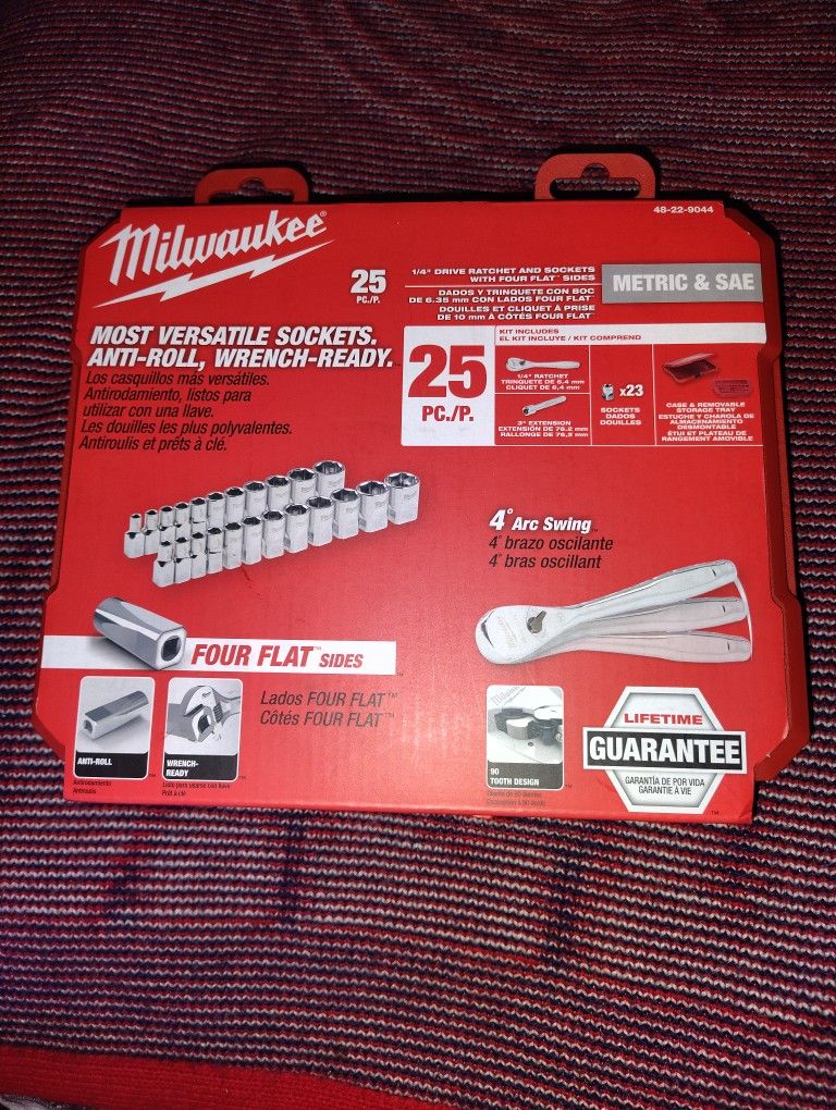 25 Piece Socket Set